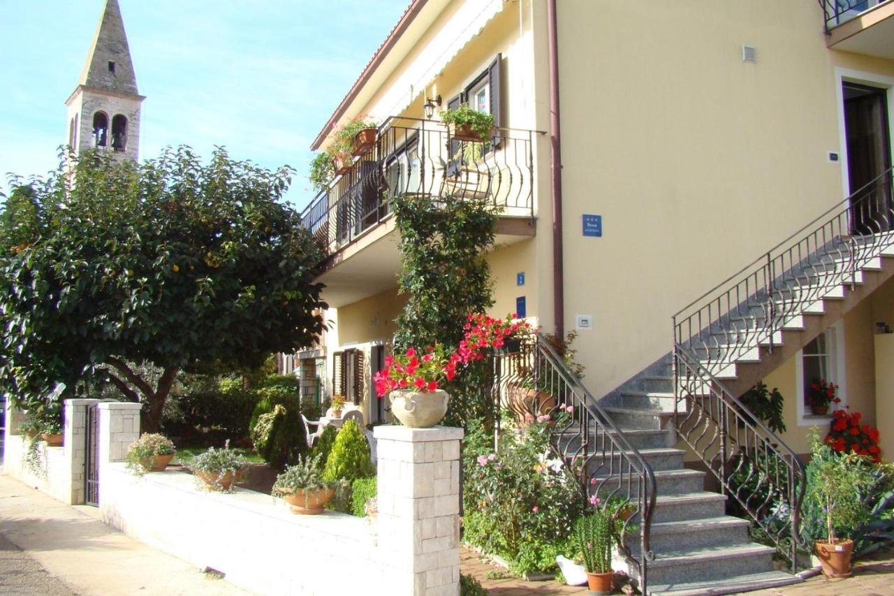 Apartment Complex Orzan Lovrecica Umag Exterior foto